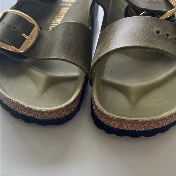 Birkenstock Milano Big Buckle Sandals
In Olive Green - Gold Buckle New w/o box - Picture 6 of 8